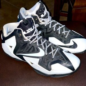 Nike Lebron 11